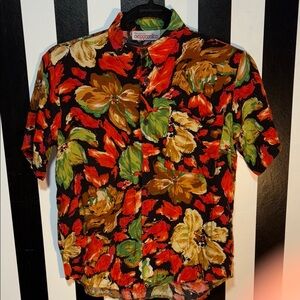 Women's 1980s 90s Floral Button Down Shirt - Red, Green, Brown Size Small 2/4/6